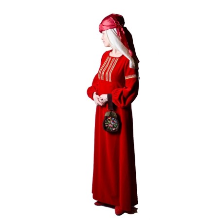 .The medieval red sametkleit