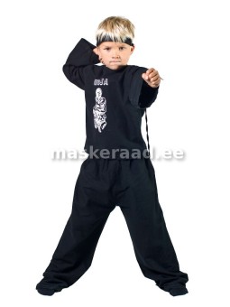 Ниндзя, черная блузка и брюки