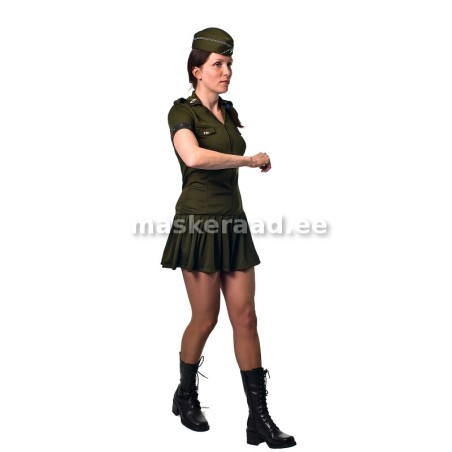 Politseitüdruk in sexy green dress