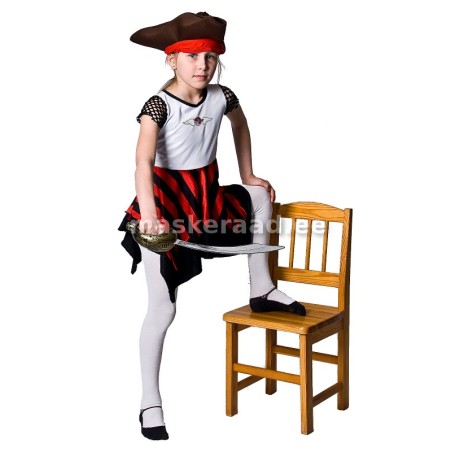 Piraadineiu triibulise seelikuga