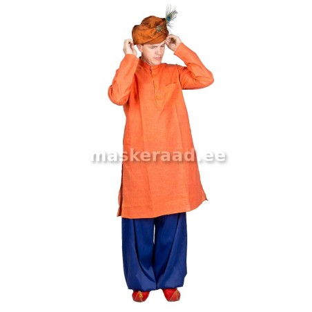 India mees oranžis tuunikas