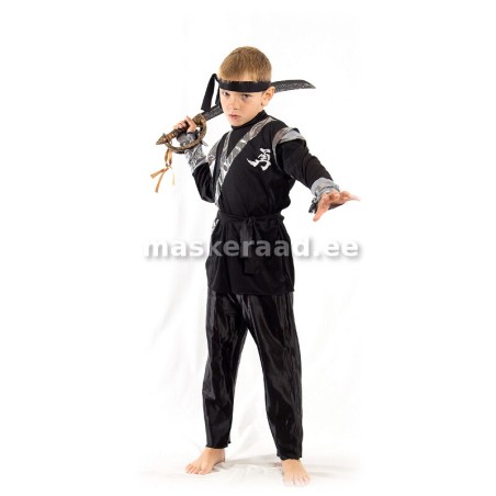 Ninja mustas, hõbedase mustriga rüüs