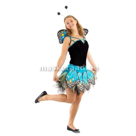 Liblikas kihilise värvilise seeliku ja tiibadega