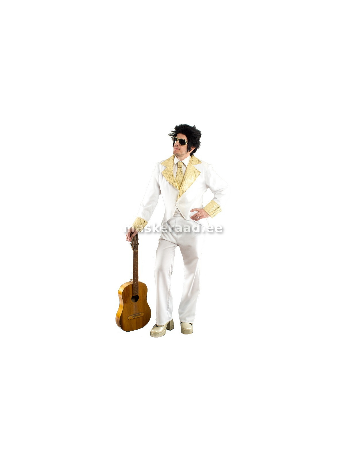 Bändimees valges, kuldsete revääridega ülikonnas