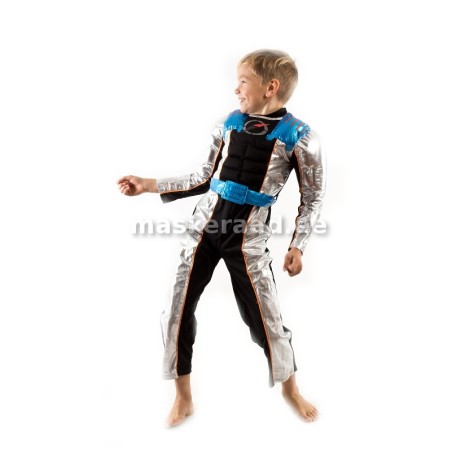 Kosmonaut musta ja hõbedaga