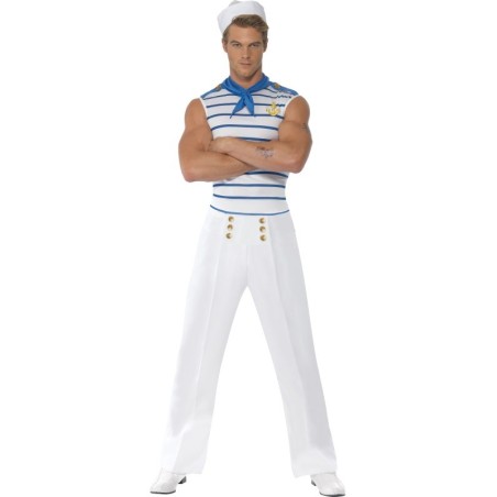 Madrus liibuvas triibulises pluusis ja valgetes pükstes