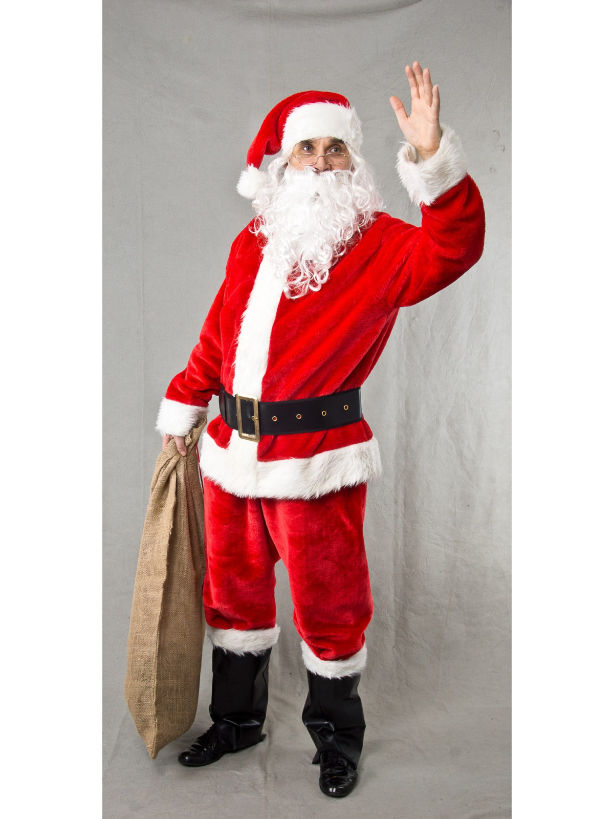 Jõuluvana plüüsist lühikese kuuega