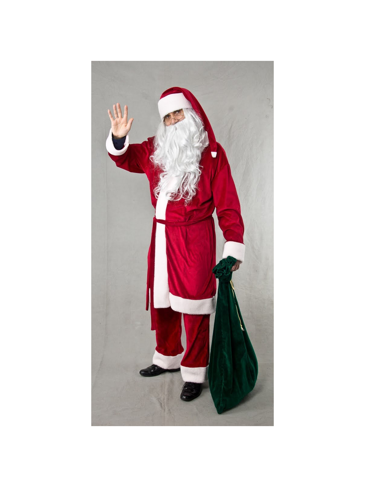 Jõuluvana pikkade pükstega ja kuuega