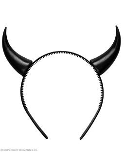 Mustad sarved peavõrul