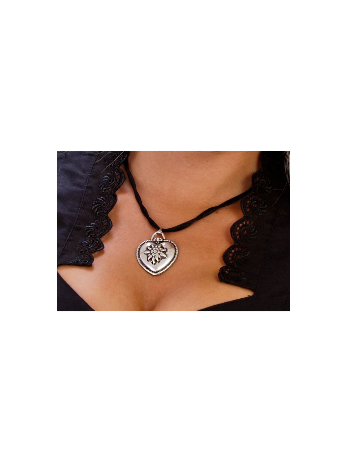 Baieri naiste kaelaehe süda