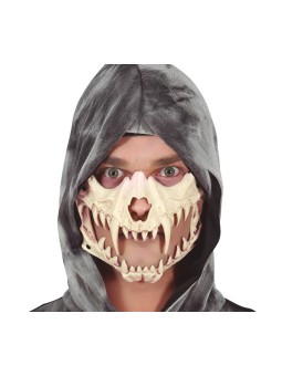 Looma pealuu lõuad kihvadega