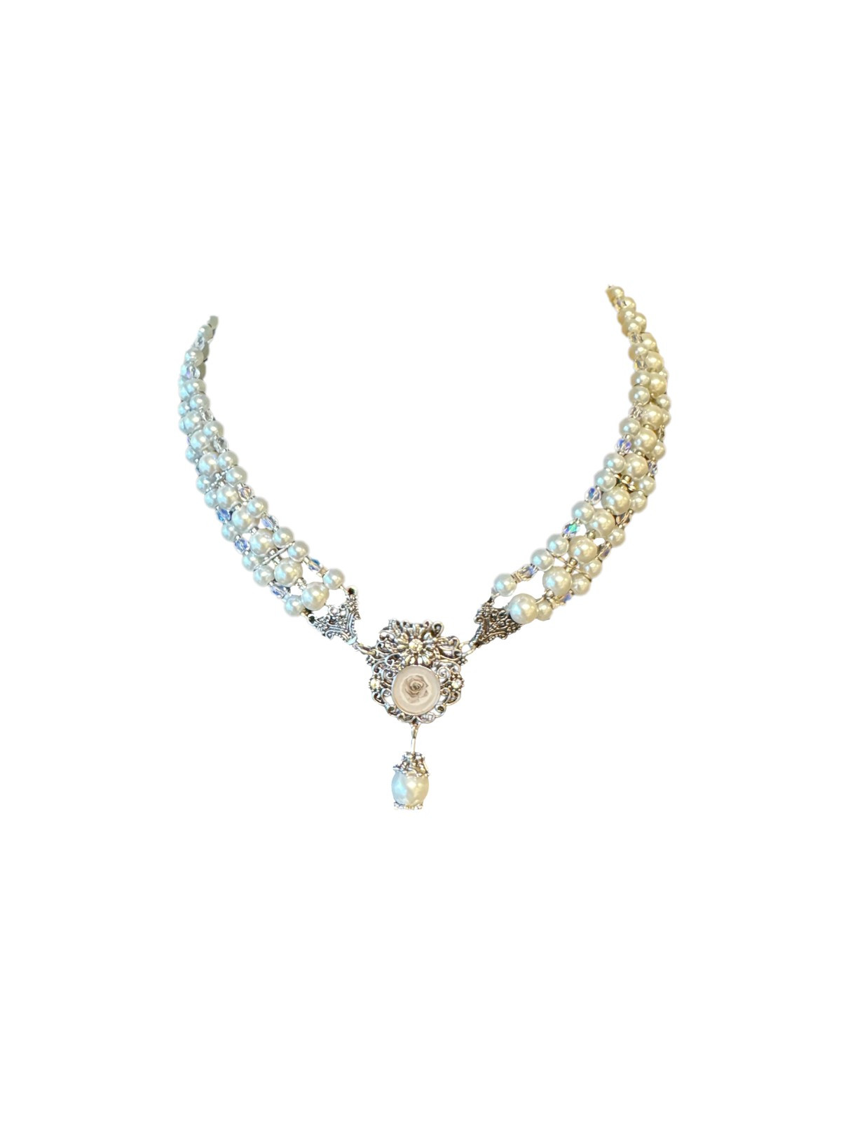 Baieri kolmerealine pärlitega kaelaehe ripatsiga | Maskeraad