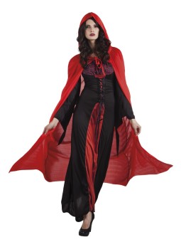 Punane keep kapuutsiga.