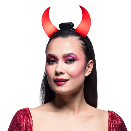 Saatana LED tuledega punased sarved