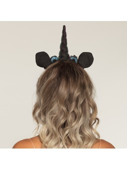 Tumedate jõudude ükssarvik peaehe