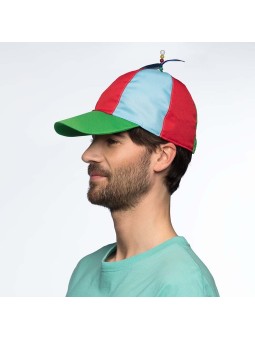 Värviline nokamüts propelleriga