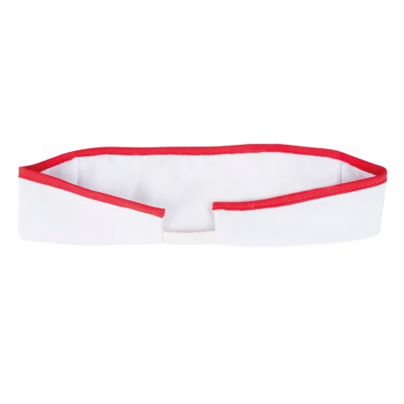 Meditsiiniõe peakate punase ristiga